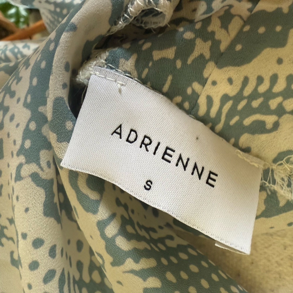 Adrianne ladies V-neck top small, very good condition flowing short sleeves - Picture 7 of 9